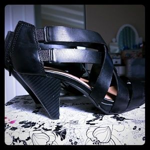 **SOLD***Chinese Laundry black heels like new